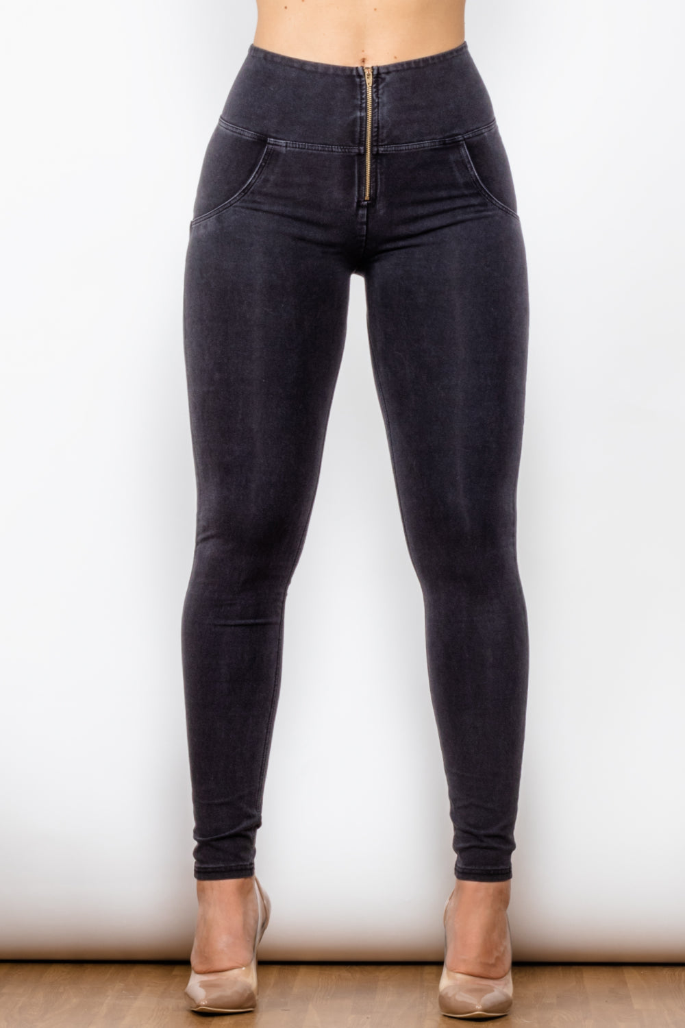 Zip Closure Skinny Jeans