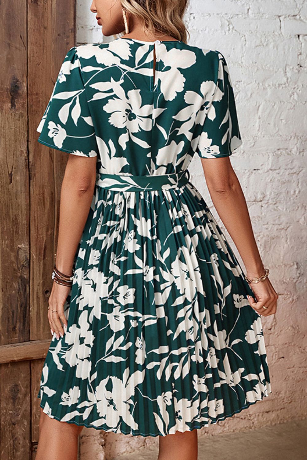 Floral Round Neck Tie Belt Pleated Dress